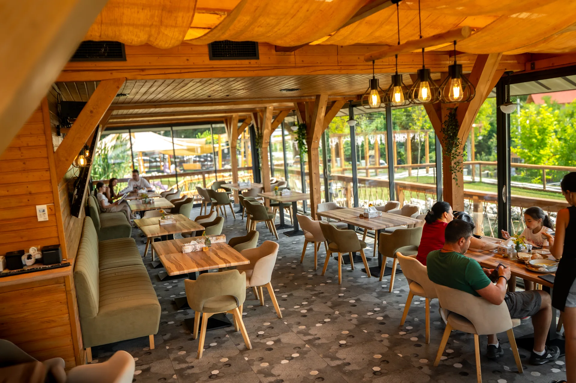 Restaurantul Ecvestria Ranch, Ocnele Mari