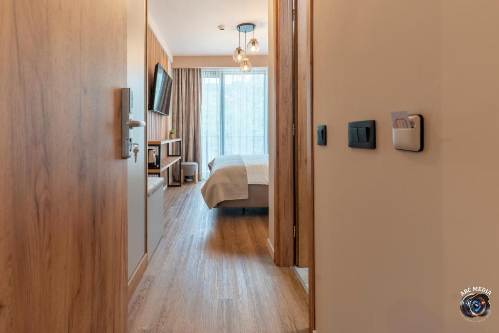 Cameră Dublă Deluxe — cazare Vâlcea, Ecvestria Chalet