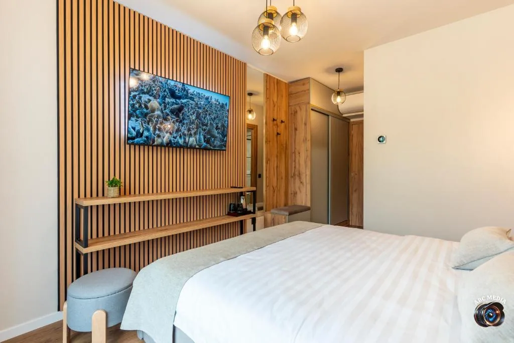 Cameră Dublă Deluxe — cazare Vâlcea, Ecvestria Chalet