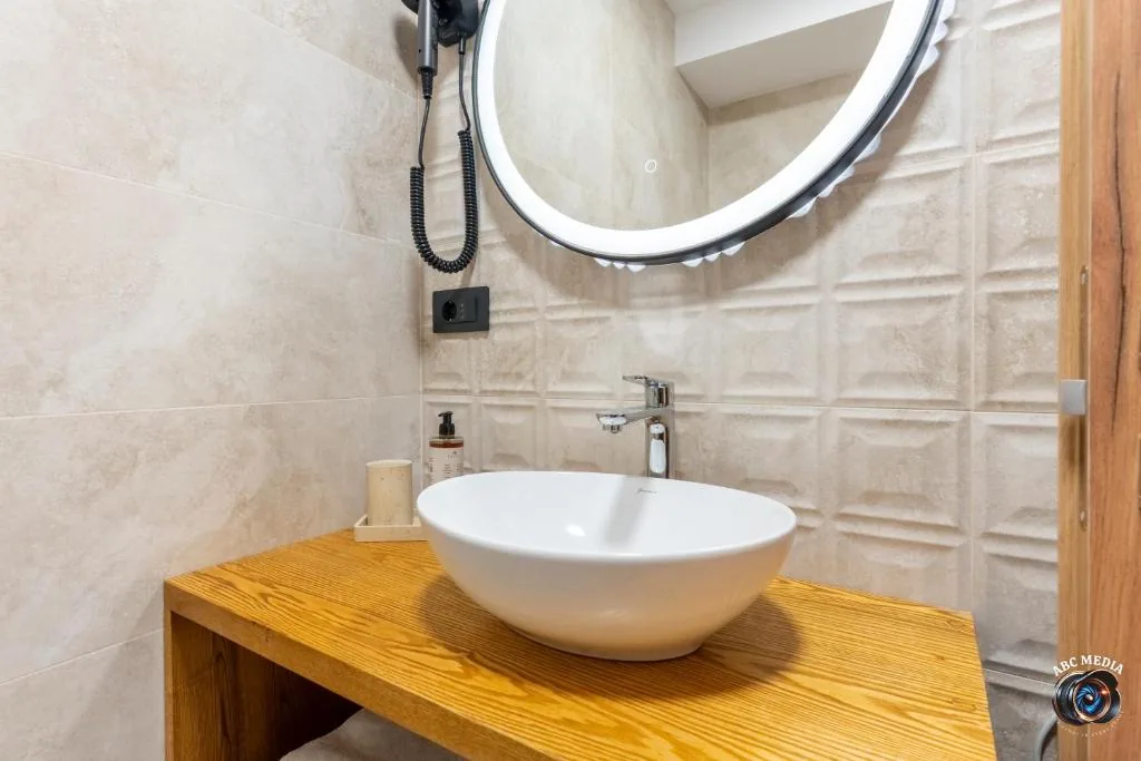 Cameră Dublă Deluxe — cazare Vâlcea, Ecvestria Chalet
