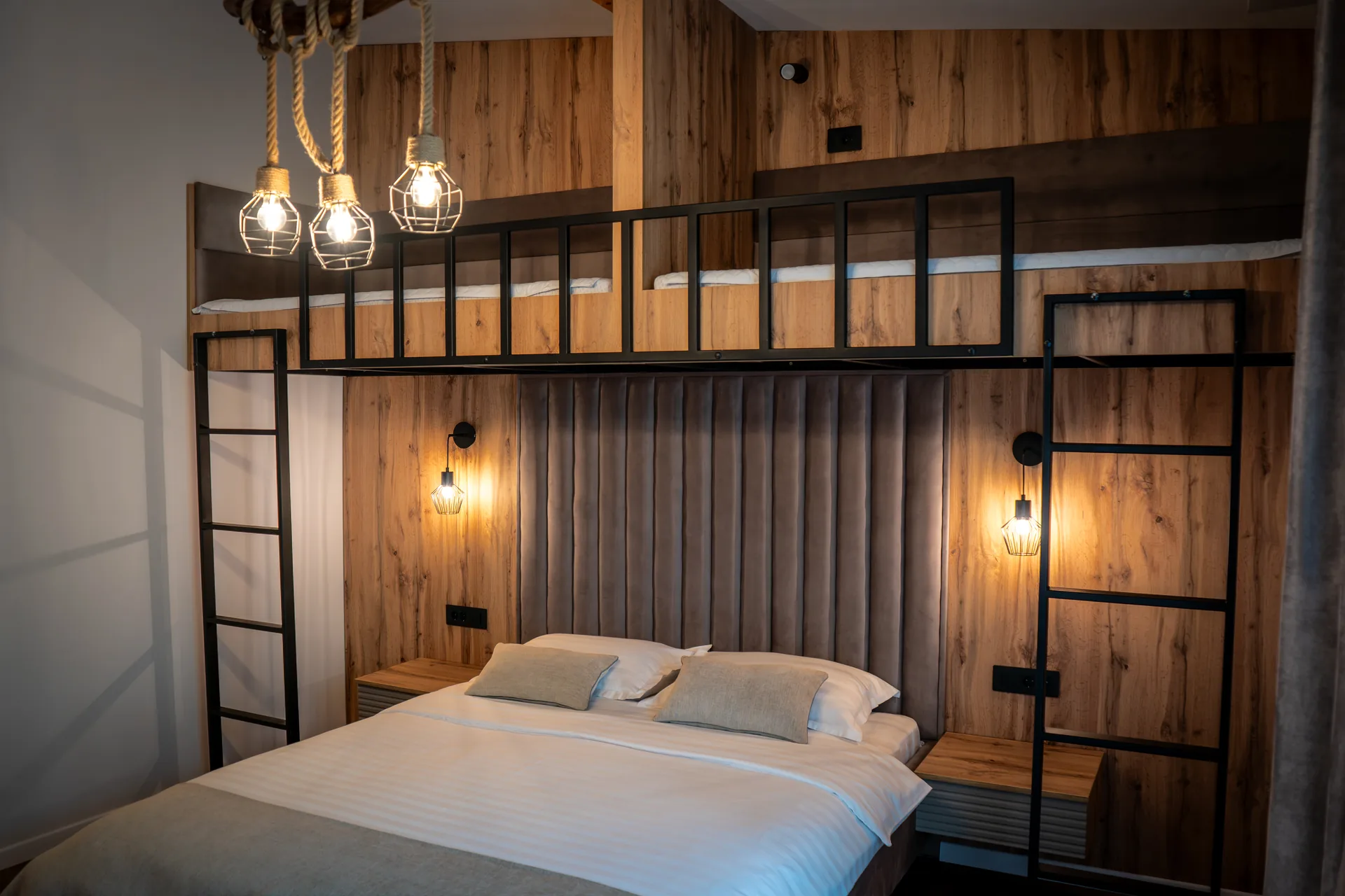 Cameră de Familie Deluxe — cazare Vâlcea, Ecvestria Chalet