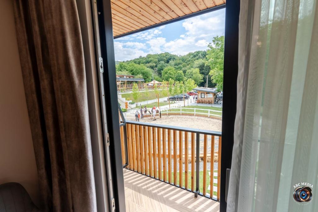 Cameră de Familie Deluxe — cazare Vâlcea, Ecvestria Chalet