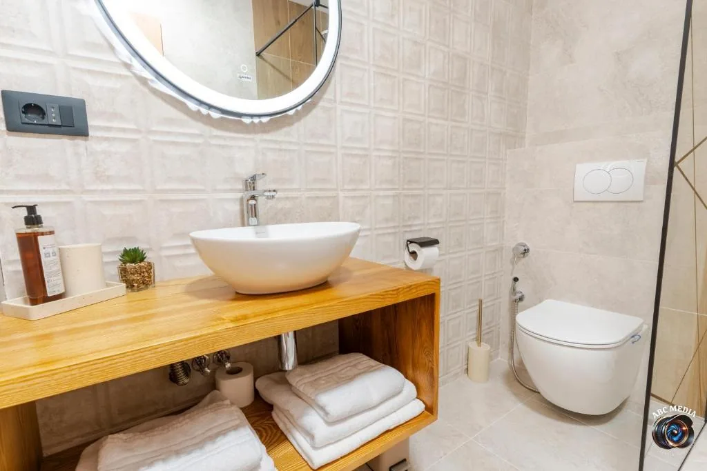Cameră Triplă Deluxe — cazare Vâlcea, Ecvestria Chalet